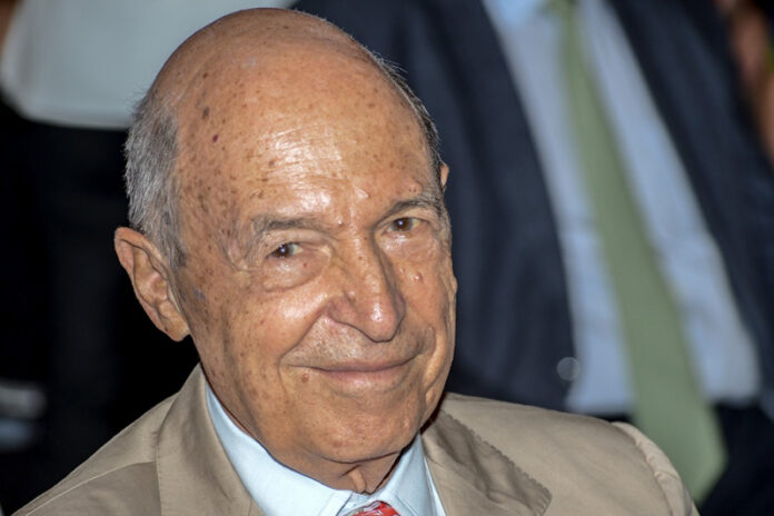 umer-byvshij-premer-ministr-grecii-kostas-simitis-62dbb69.jpg