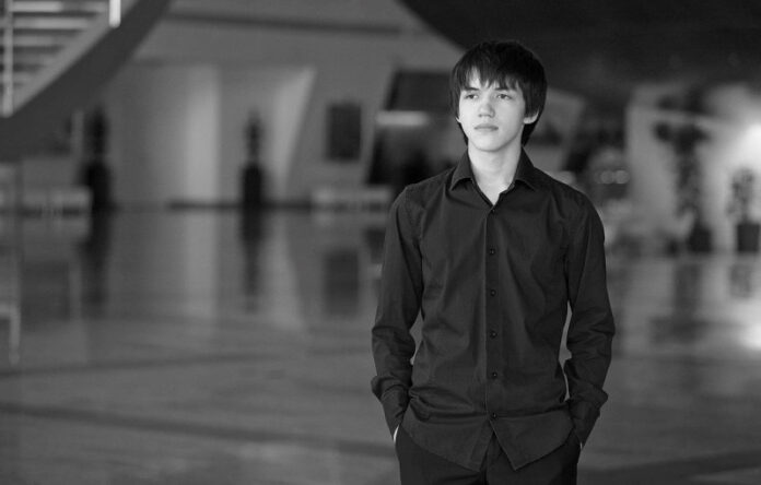 izvestnyj-rossijskij-pianist-vystupit-v-astane-42b418e.jpg