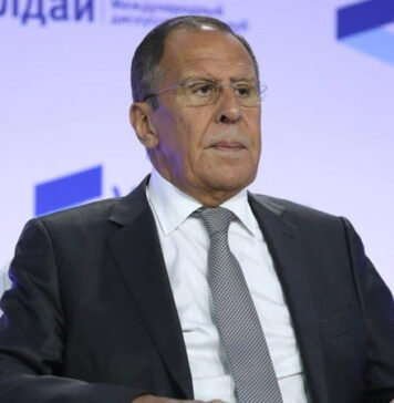 Поворот внешней политики России в сторону Запада был ошибкой, заявил Лавров