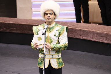 serdar-pygyev-udostoen-zvanija-zasluzhennyj-konevod-turkmenistana-82d251b.jpg