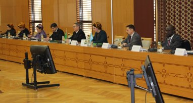 v-ashhabade-proshjol-brifing-po-zashhite-prav-cheloveka-i-sobljudeniju-mgp-v-turkmenistane-0bf8263.jpg