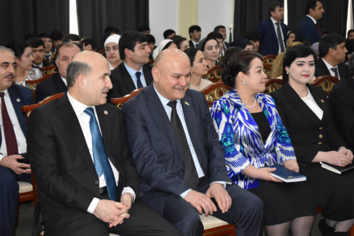 kto-izbran-v-novyj-sostav-parlamenta-ot-kakoj-partii-i-izbiratelnogo-okruga-nazyvaem-poimenno-f8c9927.jpg