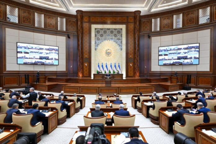 ljuboe-vmeshatelstvo-v-dejatelnost-sudov-budet-rascenivatsja-kak-posjagatelstvo-na-pravosudie-mirzijoev-e559f44.jpg
