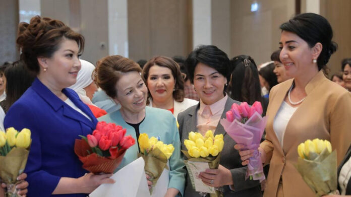 okolo-70-uzbekistanok-poluchat-gosnagrady-v-chest-8-marta-ukaz-0a778a4.jpg