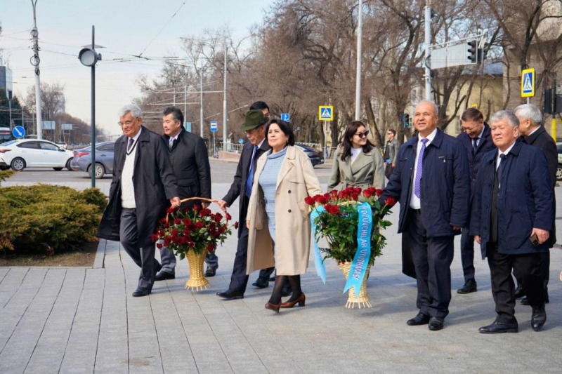 Писатели Казахстана и Узбекистана обсудили укрепление литературных связей