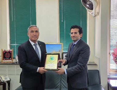 posol-turkmenistana-v-islamabade-vstretilsja-s-novym-ministrom-nefti-pakistana-6750597.jpg