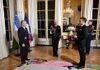 Президента Узбекистана удостоили высшей награды Франции. Видео