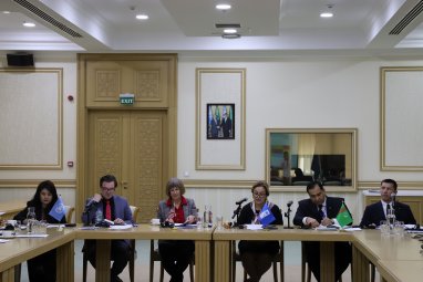 v-ashhabade-proshla-2-ja-vstrecha-gruppy-partnerov-po-razvitiju-ustojchivoj-ekonomiki-i-finansov-fa6ea91.jpg