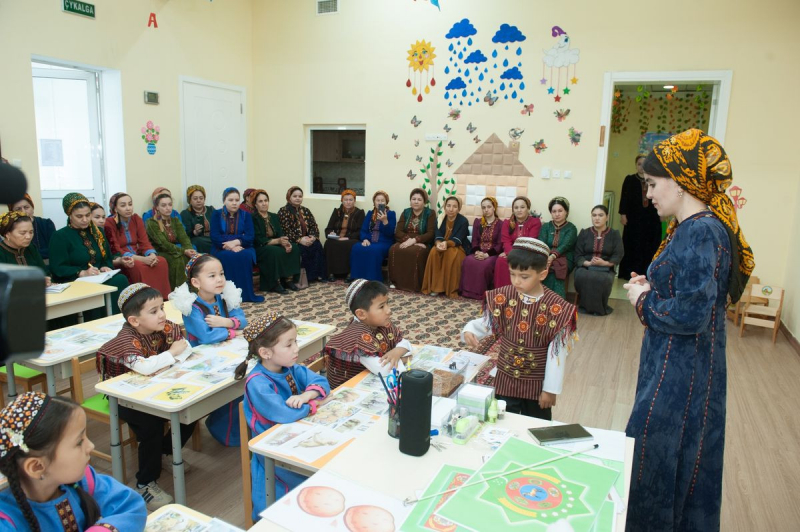 В Ашхабадском детском саду №147 отметили праздник Новруз