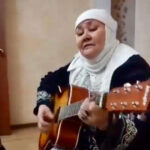 Гитаристка в кимешеке умилила Казнет