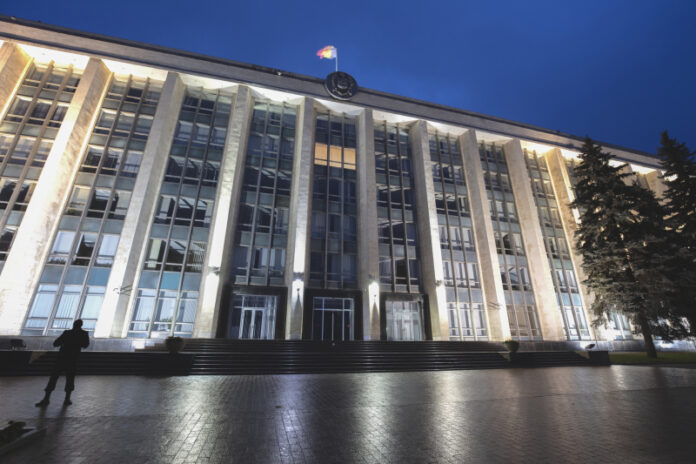 vlasti-moldavii-zapretili-prazdnovat-den-pobedy-cac74f2.jpg