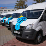 Подарок тем, кто дарит заботу: новые автомобили передали учреждениям для детей-сирот в Павлодарской области