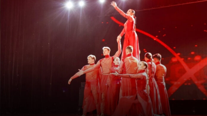 teatr-sensitive-pokoril-zritelej-kitaja-3cf70e1.jpg