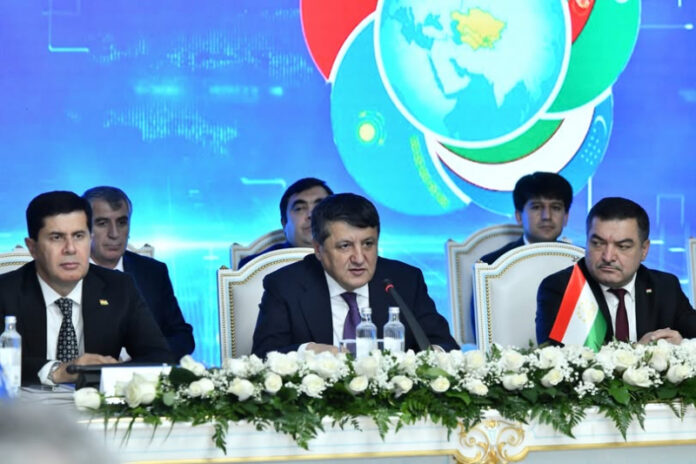 sherali-kabir-tadzhikistan-vystupaet-za-ukreplenie-promyshlennoj-sfery-v-sng-82be140.jpg