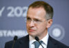 Мединский заявил, что РФ никогда не занималась разделением пленных на