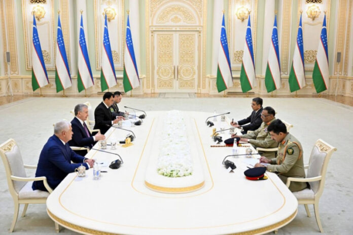 mirzijoev-obsudil-partnerstvo-i-transafganskuju-magistral-s-voennym-rukovodstvom-pakistana-a162818.jpg