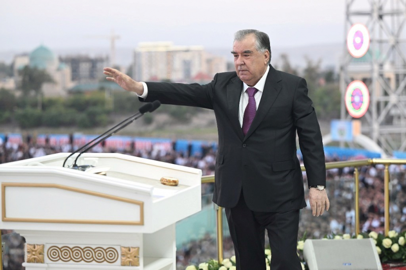 Эмомали Рахмон по телефону принял поздравления от Путина, Мирзиёева, Лукашенко и Токаева