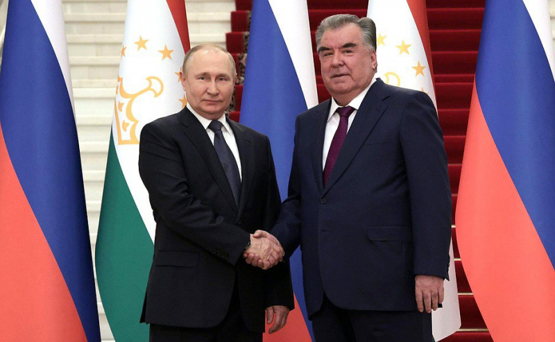 Владимир Путин совершит первый государственный визит в Таджикистан