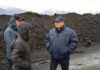 Министр энергетики КР поручил круглосуточно доставлять уголь населению