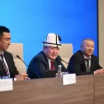 Адылбек Касымалиев представил центральному аппарату мэрии города Манас нового мэра Абдупата Маткаликова