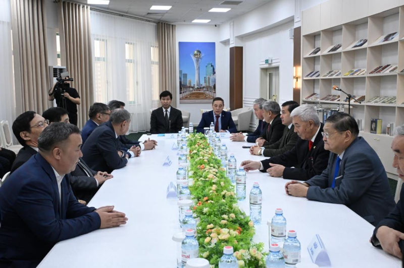 В Нацархиве открыли личный фонд Шерхана Муртазы