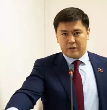Депутат Кубанычбек Конгантиев решил сдать мандат