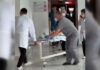 Ребенок оказался в реанимации после падения облицовки на голову