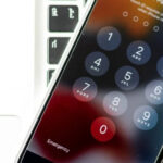 Казахстанцев предупредили о новой схеме мошенничества с iPhone