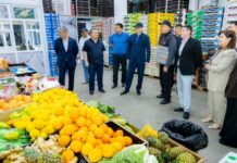 Арман Шаккалиев обсудил с оптовиками сокращение посредников на рынках