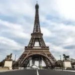 Жара во Франции «вытянула» Эйфелеву башню на 10 сантиметров