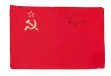 Флаг СССР с борта «Аполлона-11» продан на Sotheby’s за $102 тысячи