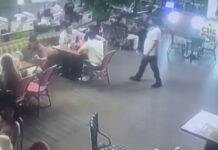 Посетителю бара в Актау выстрелили в лицо сигнальной ракетой