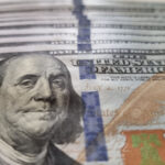 Предложение иностранной валюты в Узбекистане выросло на 31%