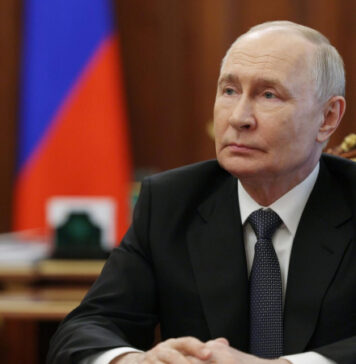 Путин поручил продвигать русский, как язык межнационального общения