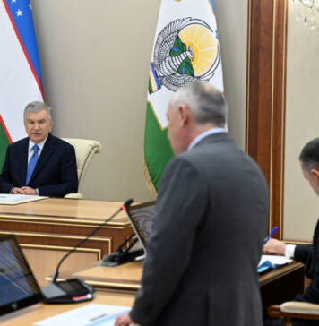 Шавкату Мирзиёеву доложили о жалобах населения на свет и газ. Проблемы поручено решить до зимы