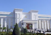 Гурбангулы Бердымухамедов направил поздравление Президенту Туркменистана