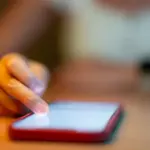 Конституционный совет Франции отменил запрет на соцсети для детей до 15 лет