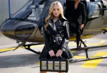 Швейцарка представила крупнейшую в мире коллекцию карточек Pokémon стоимостью £90 млн