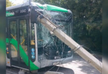 Водитель автобуса не справился с управлением в Астане