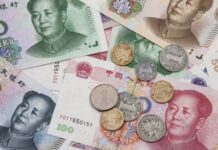 Продажи наличного юаня в Казахстане сократились почти на 46%