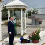 Посол ЕС возложил цветы к монументу Независимости Туркменистана