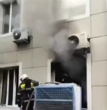Сильное задымление и шесть горящих бутиков: пожар произошел в Павлодаре