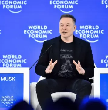 Маск пообещал передать детям в США по одной акции SpaceX в 2027 году