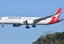 Пассажиры жаловались на укусы: Qantas сняла Boeing 787 с рейса из-за клопов