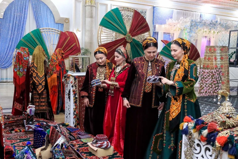 В западном регионе Туркменистана прошел велаятский тур конкурса «Женщина года»