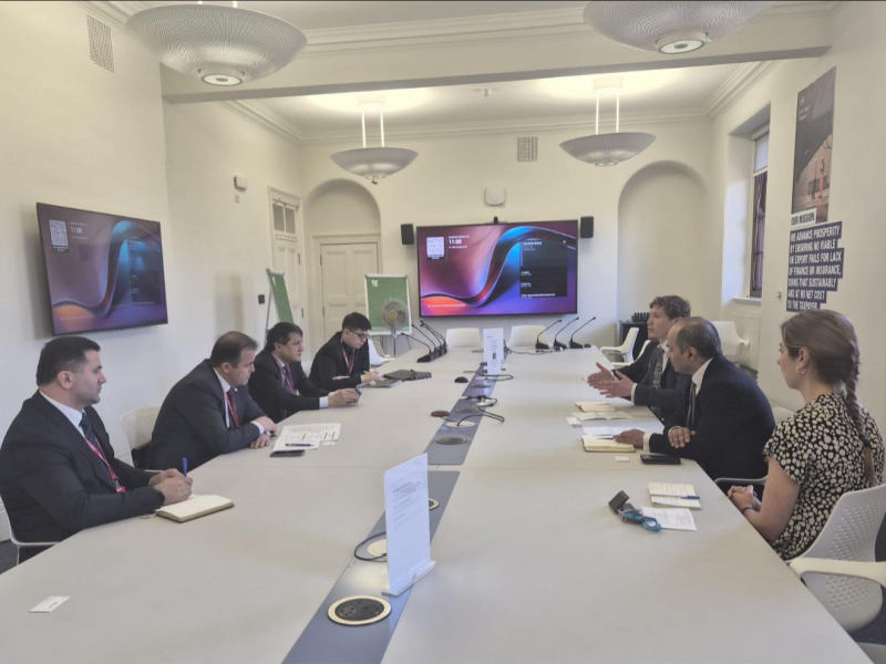 Делегация Таджикистана провела переговоры в формате «C5+Великобритания»