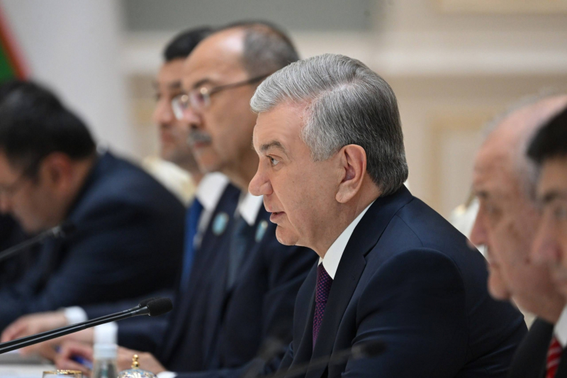 Эмомали Рахмон и Шавкат Мирзиёев провели первое заседание Высшего межгосударственного совета