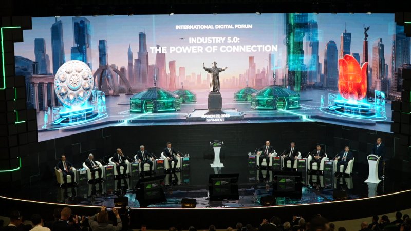 Премьер-министр Таджикистана принял участие в цифровом форуме в Шымкенте