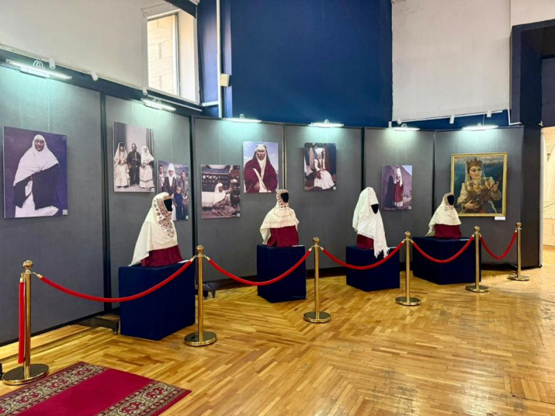 Выставка национальной одежды открылась в музее Алматы