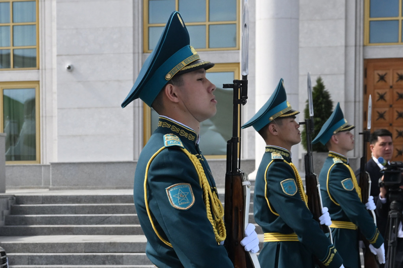 Президент Таджикистана Эмомали Рахмон прибыл в Астану
